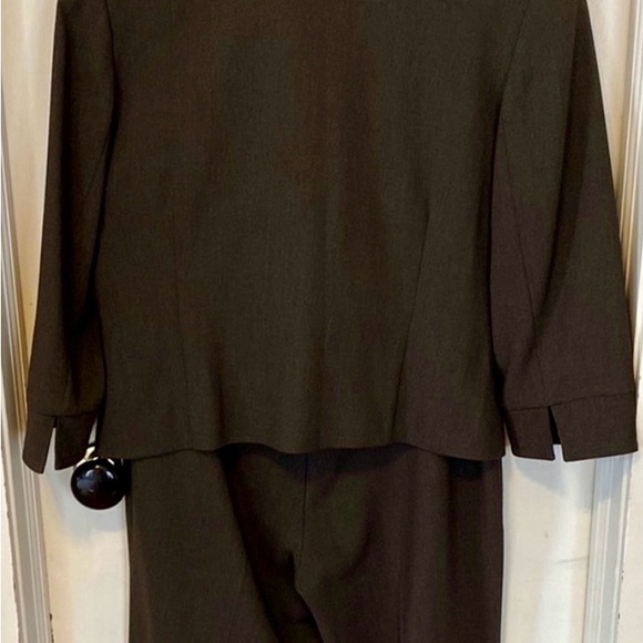 SIMON CHANG - DESIGNER WOMEN’S SUIT - Picture 3 of 15